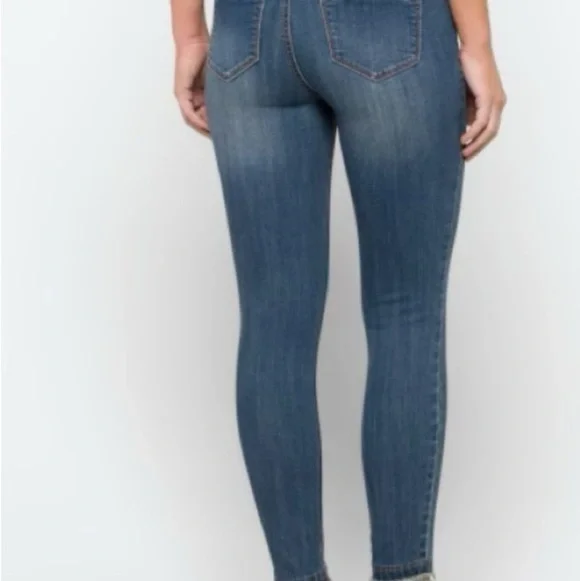 1822 Women's Distressed Skinny Blue Jeans size 8/29 - Picture 13 of 14
